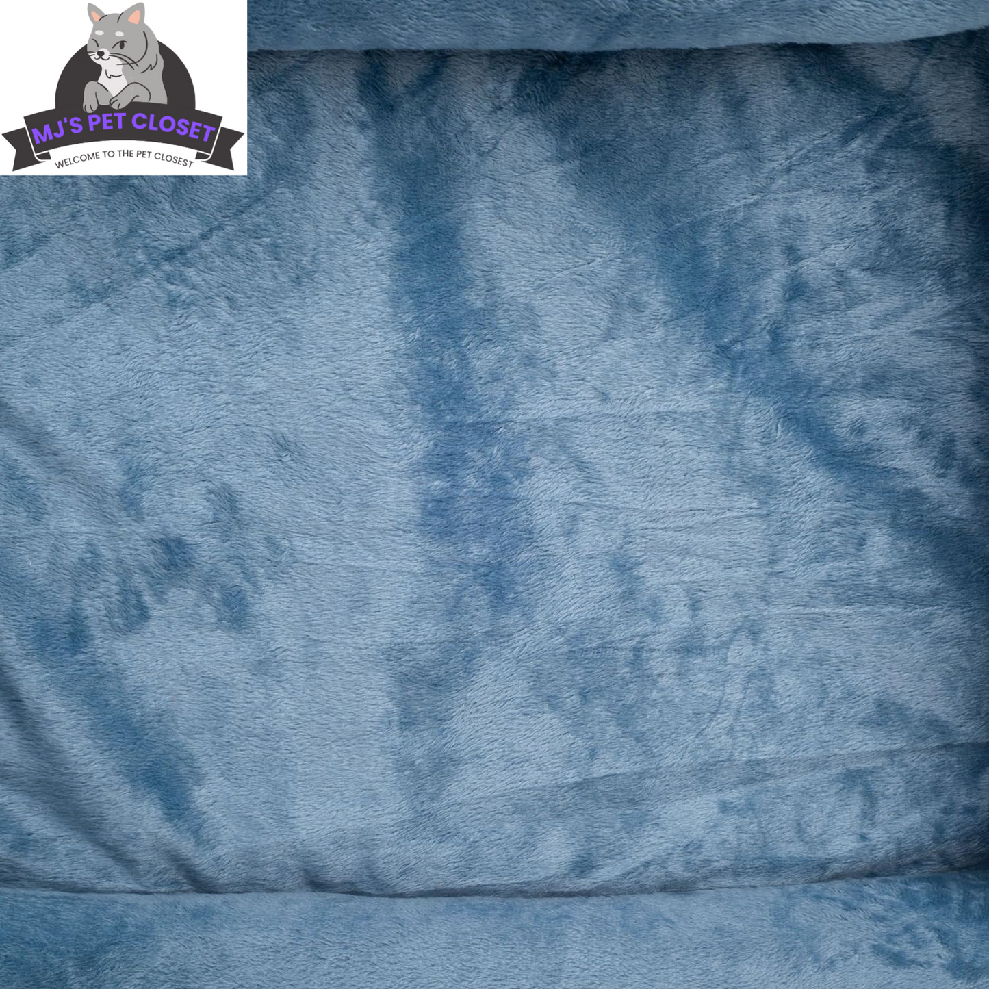 Upgrade your furry friend's comfort with our Medium Orthopedic Rectangle Bolster Pet Bed in Blue! 🐾💙 Perfect for restful naps and support! 